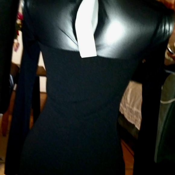 Dress - Picture 3 of 8